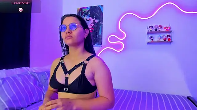 Snapshot of Dilan_and_Mia chatting on November 15, 10:48 pm Dilan and Mia online show from November 15, 10:48 pm