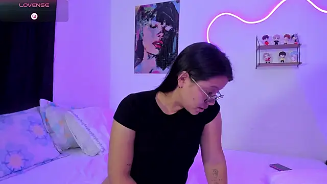 Snapshot of Dilan_and_Mia chatting on November 21, 1:04 am Dilan and Mia online show from November 21, 1:04 am