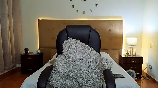 Steven Velez online show from September 14, 12:43 am