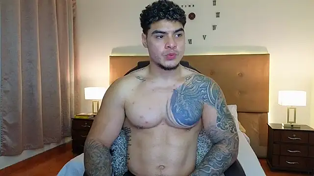 Snapshot of Steven_Velez chatting on April 23, 1:29 am Steven Velez online show from April 23, 1:29 am