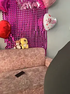 Snapshot of TamaraMera chatting on June 12, 7:35 pm TamaraMera online show from June 12, 7:35 pm