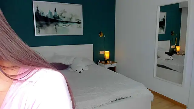 Snapshot of HollisHearl chatting on November 29, 7:44 am HollisHearl online show from November 29, 7:44 am