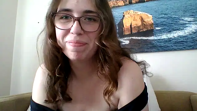sweetsocalgirl online show from April 23, 9:39 pm