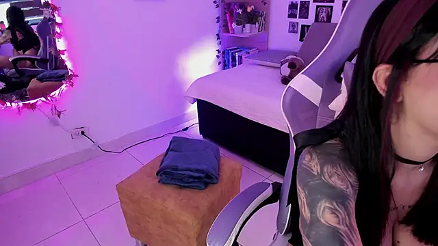 Liz rogers x online show from November 9, 1:48 am