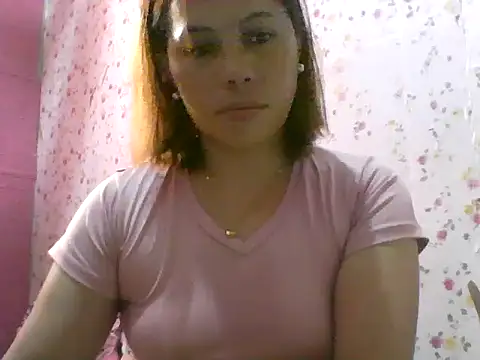 Snapshot of violen786 chatting on October 13, 7:30 am violen786 online show from October 13, 7:30 am