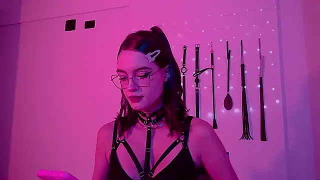 Snapshot of nina_kink chatting on May 15, 9:44 pm nina kink online show from May 15, 9:44 pm