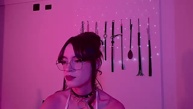 Snapshot of nina_kink chatting on May 23, 9:41 pm nina kink online show from May 23, 9:41 pm