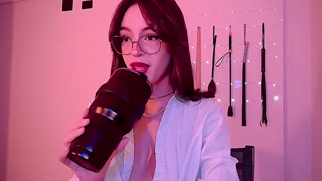 Snapshot of nina_kink chatting on July 25, 12:03 pm nina kink online show from July 25, 12:03 pm