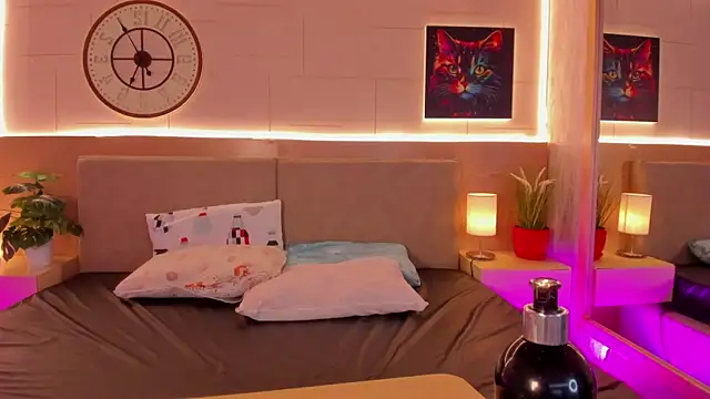 Snapshot of Meloddy_Rose chatting on November 16, 10:37 pm Meloddy Rose online show from November 16, 10:37 pm