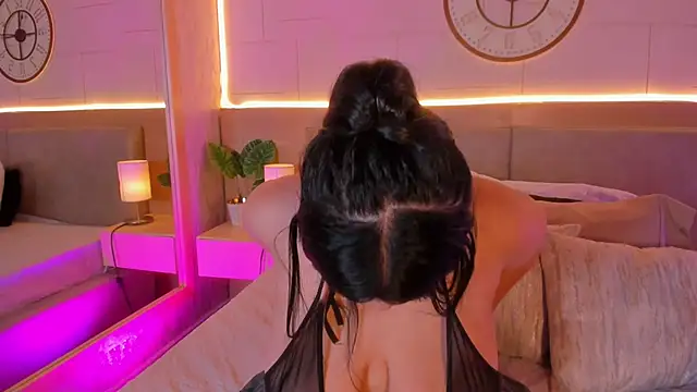 Snapshot of Meloddy_Rose chatting on November 30, 3:43 am Meloddy Rose online show from November 30, 3:43 am