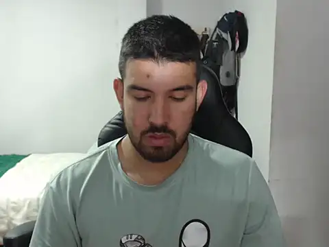 Axel11113 online show from November 11, 2:55 am