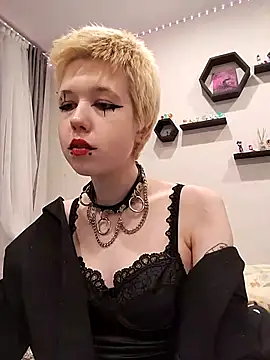 CarolineRichter online show from October 2, 11:23 pm