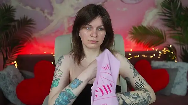 TinaMelt online show from June 6, 6:56 pm