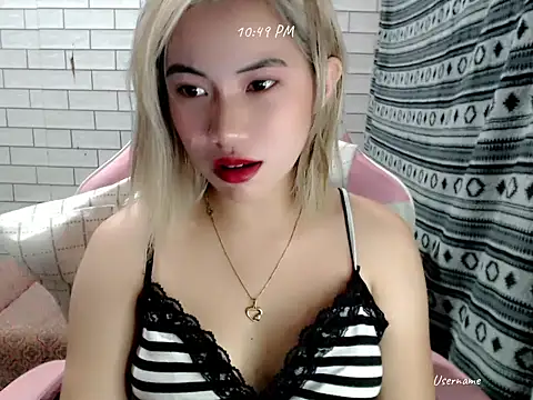 Snapshot of Rainea149 chatting on November 8, 2:50 pm Rainea149 online show from November 8, 2:50 pm