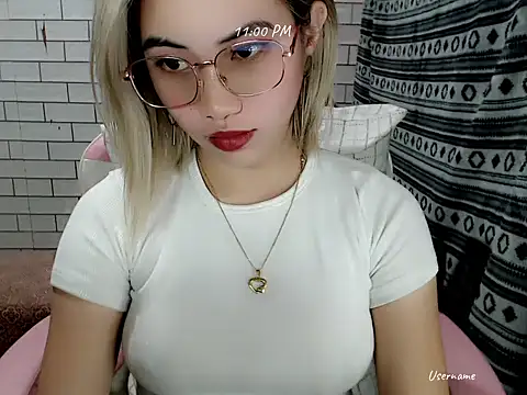 Snapshot of Rainea149 chatting on November 12, 3:01 pm Rainea149 online show from November 12, 3:01 pm