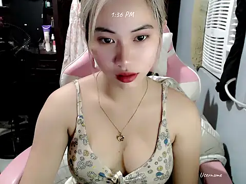 Snapshot of Rainea149 chatting on December 5, 5:38 am Rainea149 online show from December 5, 5:38 am