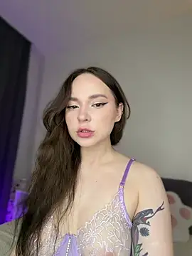 Snapshot of AlexaSpark_ chatting on July 11, 8:22 pm AlexaSpark online show from July 11, 8:22 pm