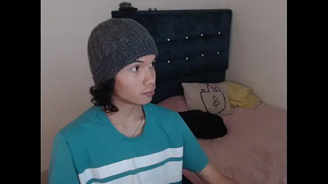 Snapshot of Xoxo_Smiles chatting on September 19, 3:24 pm Xoxo Smiles online show from September 19, 3:24 pm