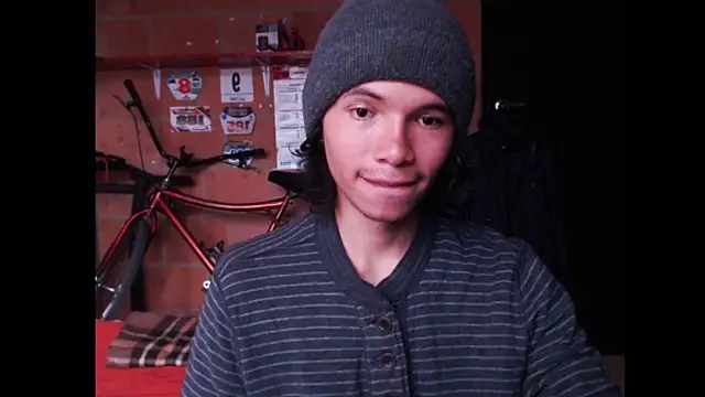 Snapshot of Xoxo_Smiles chatting on September 24, 8:45 pm Xoxo Smiles online show from September 24, 8:45 pm