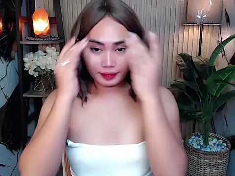 Snapshot of sluttyprincess0 chatting on February 10, 10:47 pm sluttyprincess0 online show from February 10, 10:47 pm