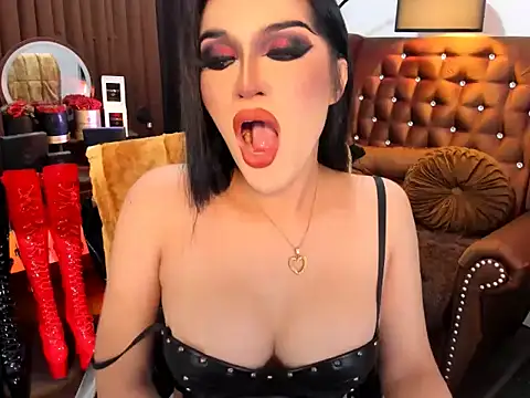 Snapshot of devongarcia chatting on July 15, 5:29 pm devongarcia online show from July 15, 5:29 pm
