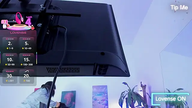 malthe 022 online show from October 4, 7:01 pm