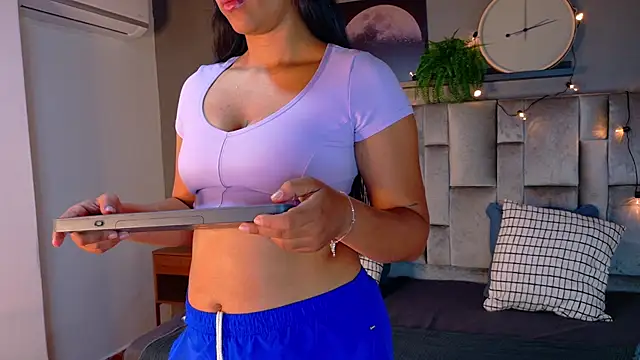 RiriiBrunette   online show from November 21, 7:45 pm