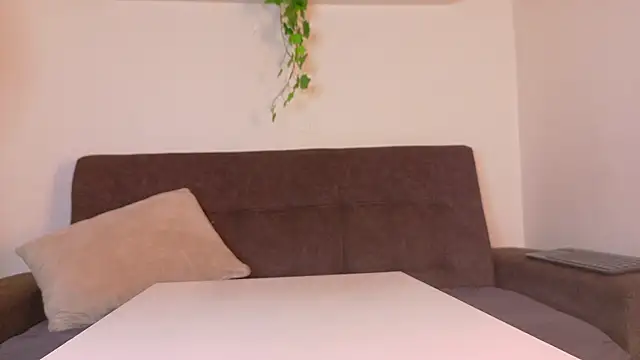 RiriiBrunette   online show from June 6, 8:13 pm