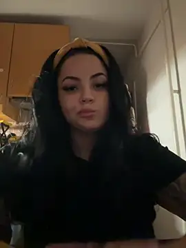 Snapshot of sexybunny18255 chatting on September 28, 7:30 pm sexybunny18255 online show from September 28, 7:30 pm