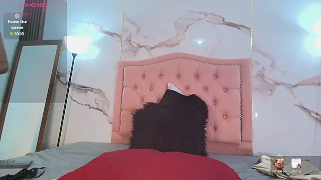 AlyaThompson online show from May 2, 4:39 am