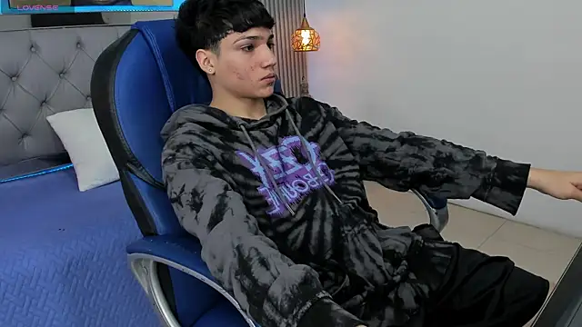 SamBlack  online show from April 26, 12:36 pm