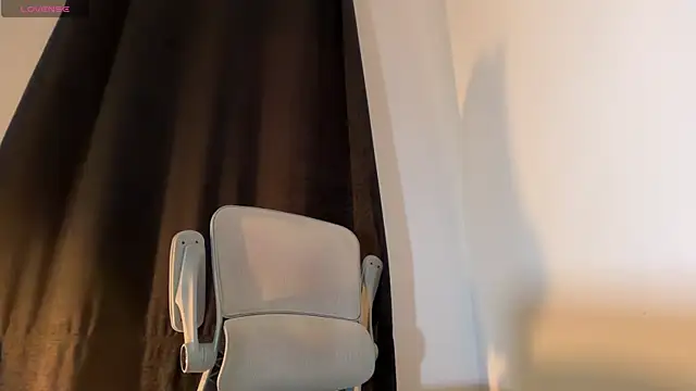 Snapshot of Angel_bunny2 chatting on November 28, 3:20 am Angel bunny2 online show from November 28, 3:20 am