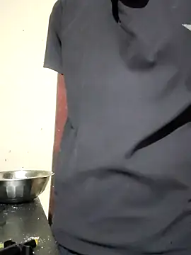 Snapshot of RAYI_Queen_4 chatting on December 20, 12:56 pm RAYI Queen 4 online show from December 20, 12:56 pm