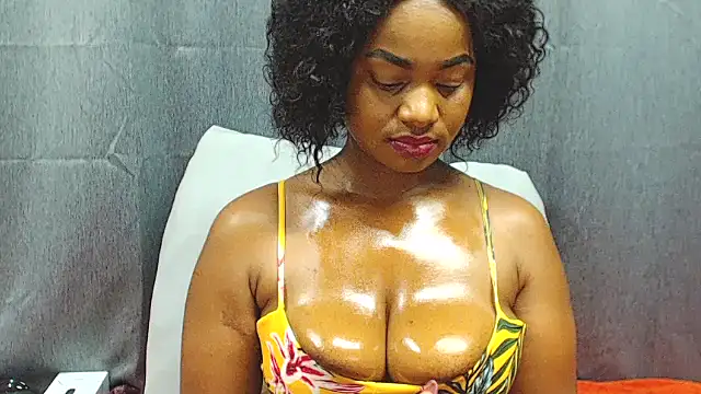 Snapshot of HornyEbony4u chatting on October 9, 4:16 pm HornyEbony4u online show from October 9, 4:16 pm