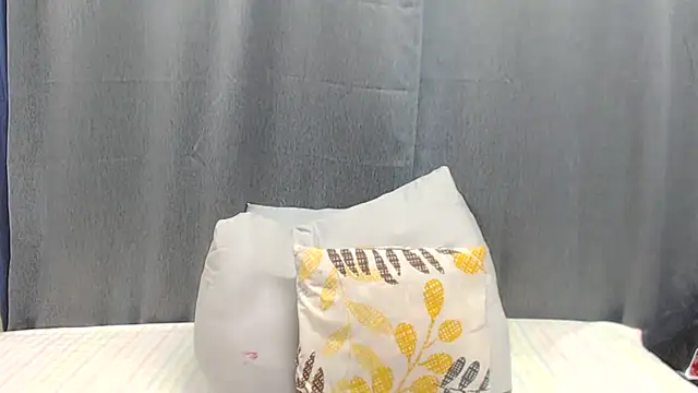 Snapshot of HornyEbony4u chatting on October 29, 3:20 am HornyEbony4u online show from October 29, 3:20 am