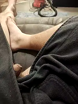 Snapshot of hubbyfun19 chatting on November 4, 6:01 am hubbyfun19 online show from November 4, 6:01 am