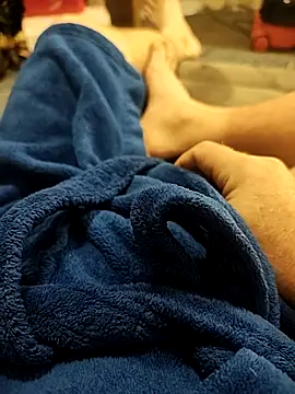 Snapshot of hubbyfun19 chatting on December 20, 3:46 am hubbyfun19 online show from December 20, 3:46 am