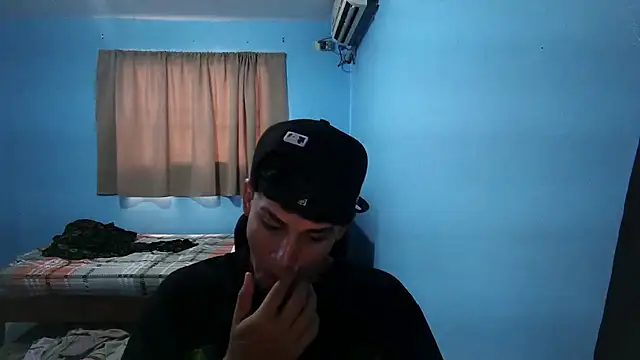 Snapshot of Jaket_lovers chatting on September 9, 6:29 pm Jaket lovers online show from September 9, 6:29 pm