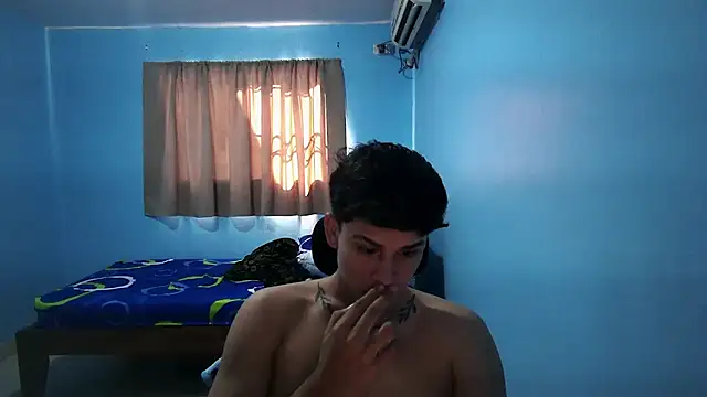 Snapshot of Jaket_lovers chatting on September 15, 1:33 pm Jaket lovers online show from September 15, 1:33 pm