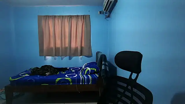 Snapshot of Jaket_lovers chatting on September 23, 6:33 pm Jaket lovers online show from September 23, 6:33 pm