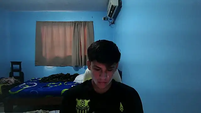 Snapshot of Jaket_lovers chatting on November 18, 6:34 pm Jaket lovers online show from November 18, 6:34 pm