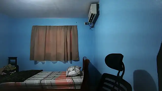 Snapshot of Jaket_lovers chatting on November 21, 7:12 pm Jaket lovers online show from November 21, 7:12 pm