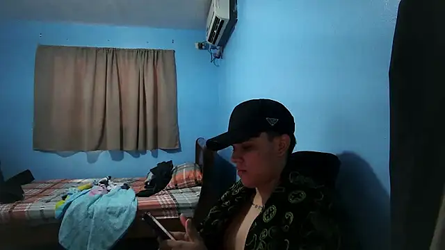 Snapshot of Jaket_lovers chatting on November 24, 3:56 pm Jaket lovers online show from November 24, 3:56 pm