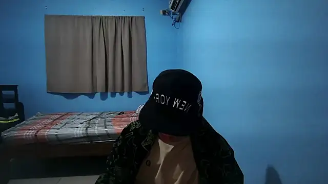 Snapshot of Jaket_lovers chatting on December 2, 11:00 pm Jaket lovers online show from December 2, 11:00 pm