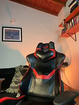 Snapshot of AlekBlake_ chatting on September 23, 1:52 am AlekBlake online show from September 23, 1:52 am