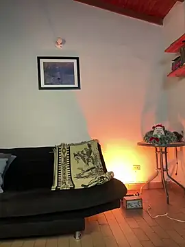 Snapshot of AlekBlake_ chatting on December 19, 2:29 am AlekBlake online show from December 19, 2:29 am