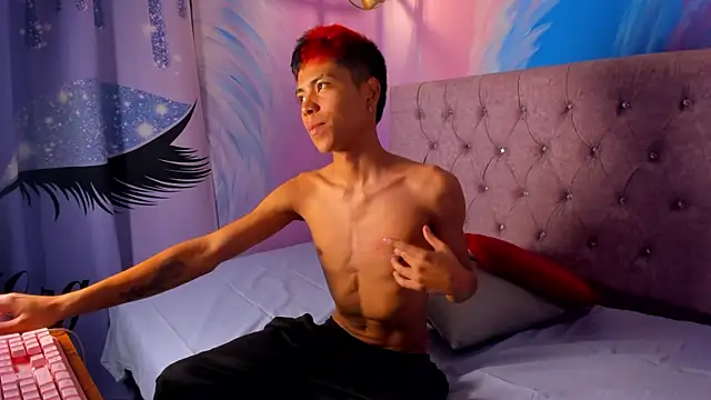 Snapshot of MaxiWildd chatting on September 11, 12:49 pm MaxiWildd online show from September 11, 12:49 pm