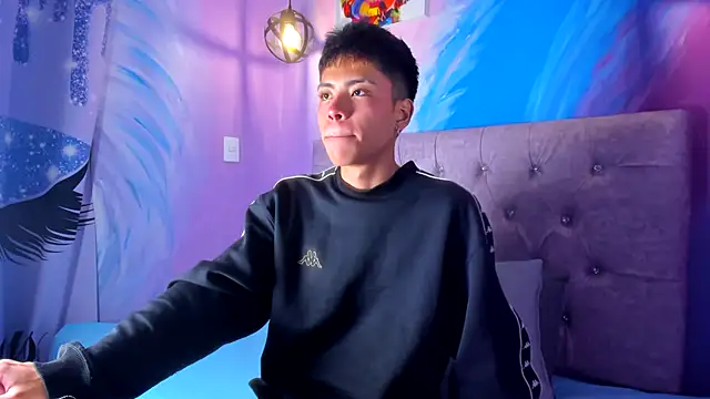 Snapshot of MaxiWildd chatting on December 2, 12:54 pm MaxiWildd online show from December 2, 12:54 pm