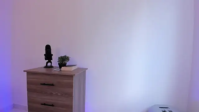 Snapshot of Kyleighc chatting on October 31, 10:11 pm Kyleighc online show from October 31, 10:11 pm