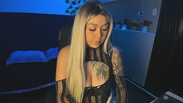 Snapshot of Keyla_Cutte chatting on November 28, 3:42 am Keyla Cutte online show from November 28, 3:42 am